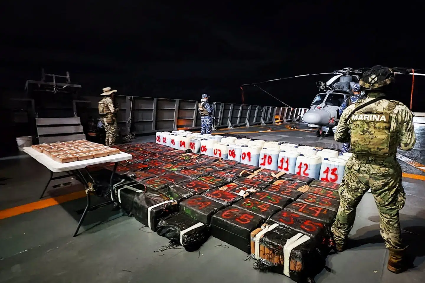 Mexicos søværn har beslaglagt over otte ton narkotika i en aktion ud for landets stillehavskyst. Desuden er der blevet beslaglagt 8,7 ton brændstof og seks både under aktionen.