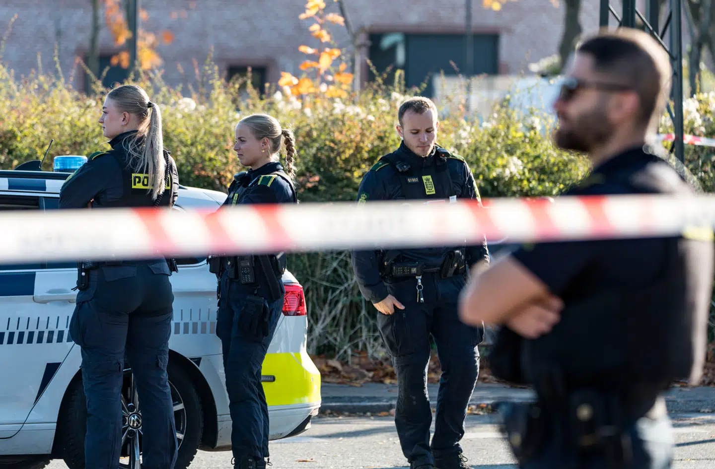 En 17-årig mand er hårdt såret efter knivstikkeri på Røde Mellemvej på Amager.