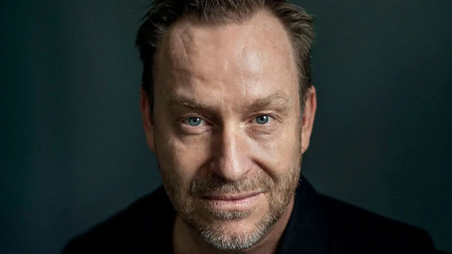 Adam Price bryder nu tavsheden i sagen om Katherine Diez' bog 'I egen barm'.