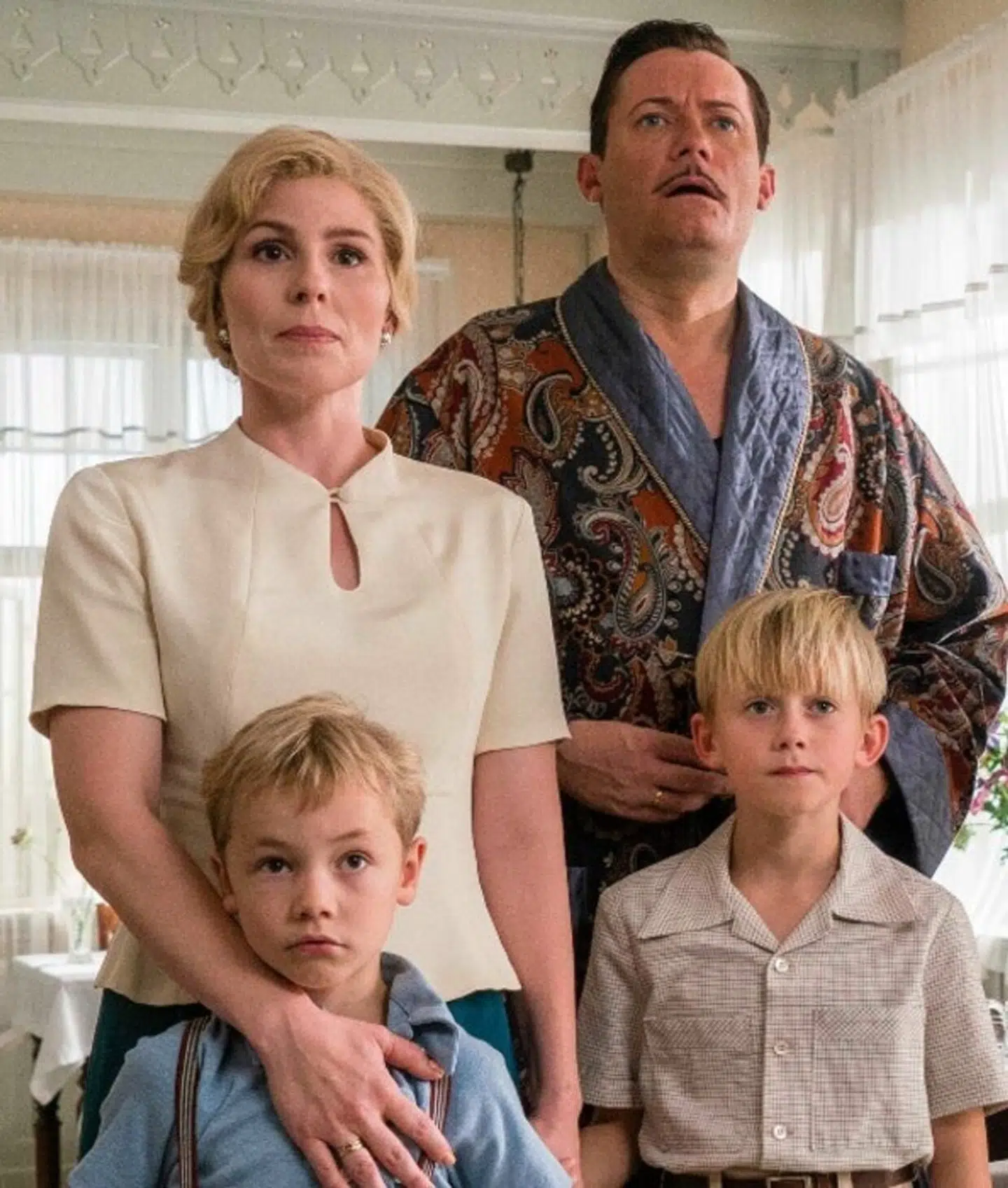 Max Kaysen Høyrup (Nederst til venstre) i 'Badehotellet'.