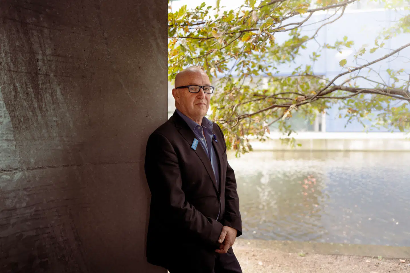 Australieren Andrew Harper er klimachefrådgiver i FNs Flygtningehøjkommissariat. Han erkender, at flygtningekrisen i især Afrika langtfra alene skyldes krig og klimaforandringer. Rasende høj befolkningsvækst spiller også ind.