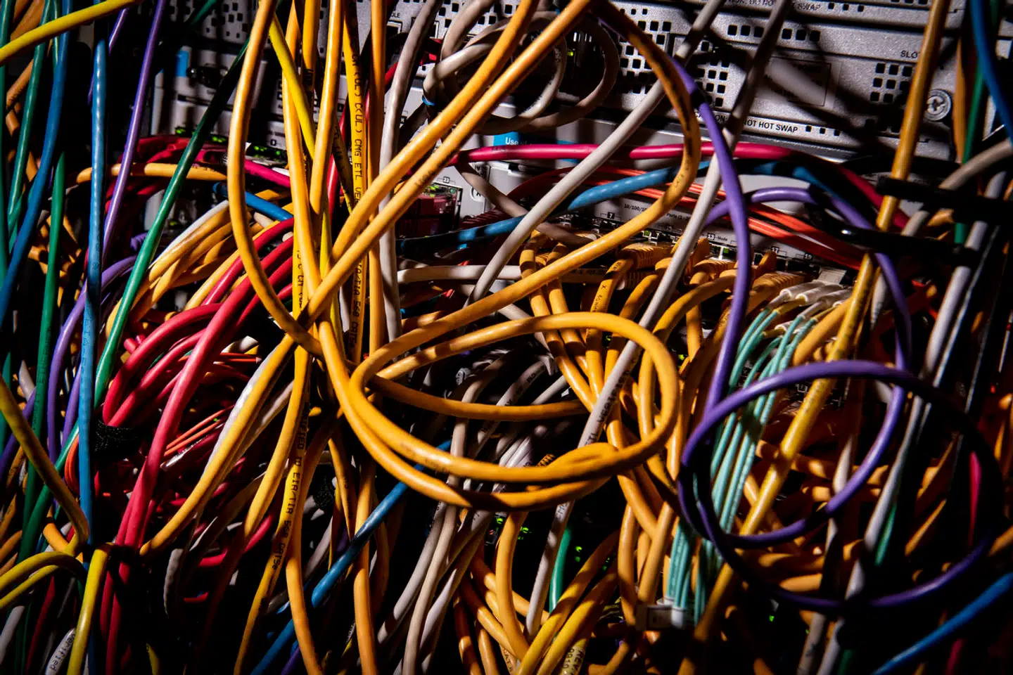 Danmark er fuldstændigt afhængig af, at internetforbindelsen virker, og regningen for et kæmpe nedbrud bliver enorm.