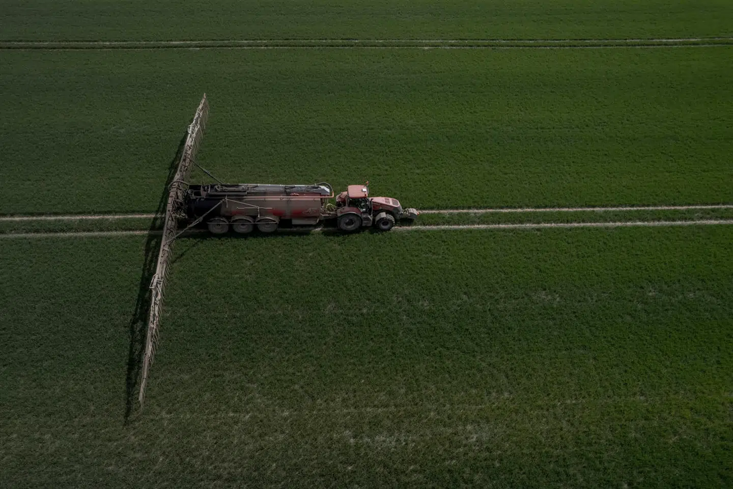 Ny beretning fra Statsrevisorerne retter en hård kritik mod to ministeriers tilsyn med landbruget.