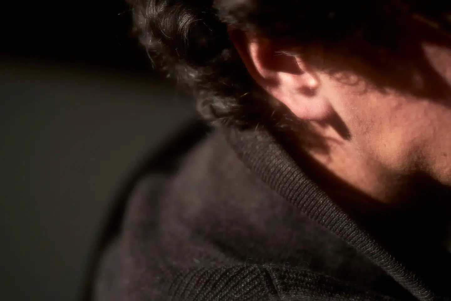 Tidligere har Berlingske interviewet en jødisk studerende, der ikke længere er tryg ved at gå på universitetet på grund af den propalæstinensiske studenterbevægelse RUC Intifada, da den har en aggressiv fremtoning og ifølge ham også antisemitiske holdninger.