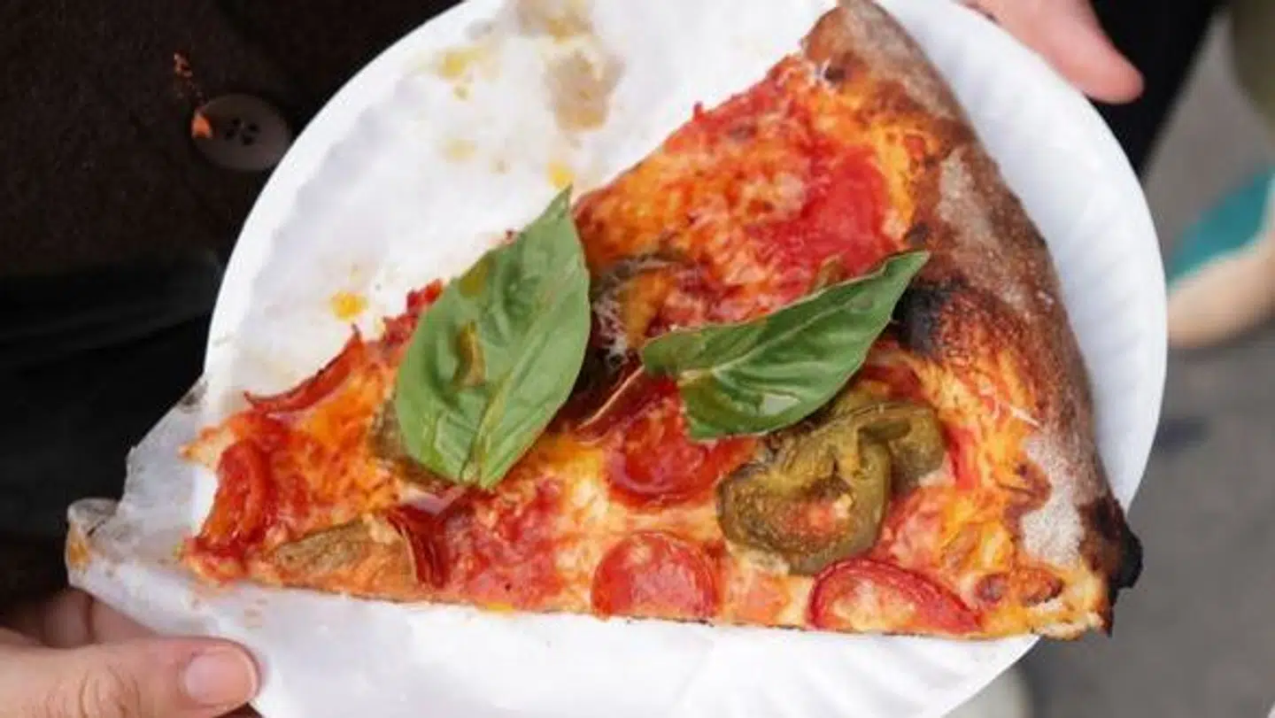 Bestilte man en helt bestemt pizza hos det tyske pizzeria, fulgte der noget usædvanligt tilbehør med.