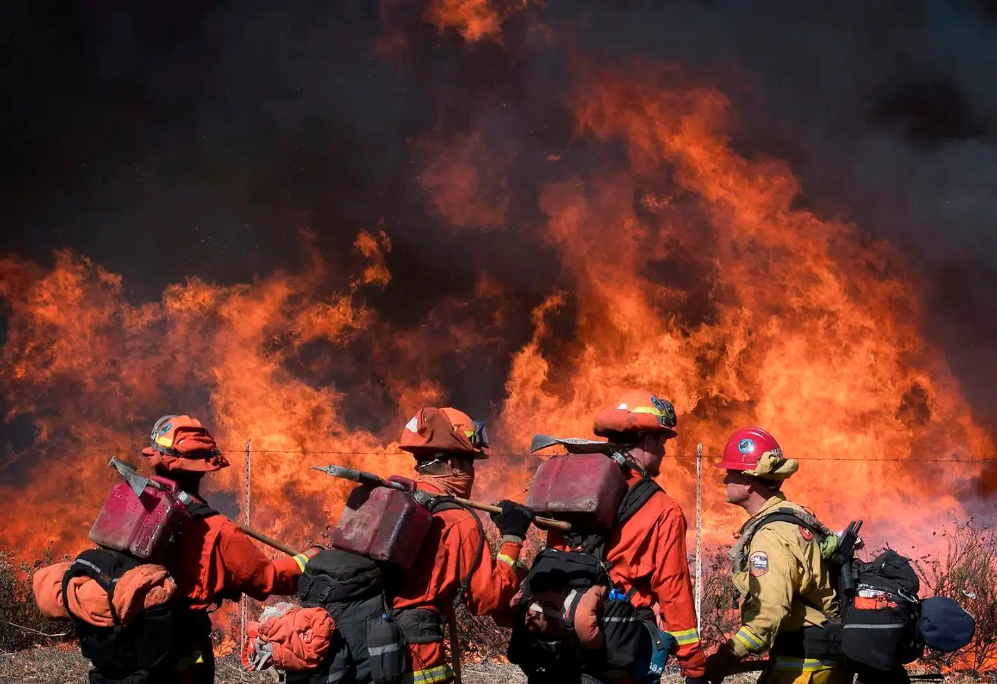Den såkaldte Easy Fire i Simi Valley. (Photo by Mark RALSTON / AFP)