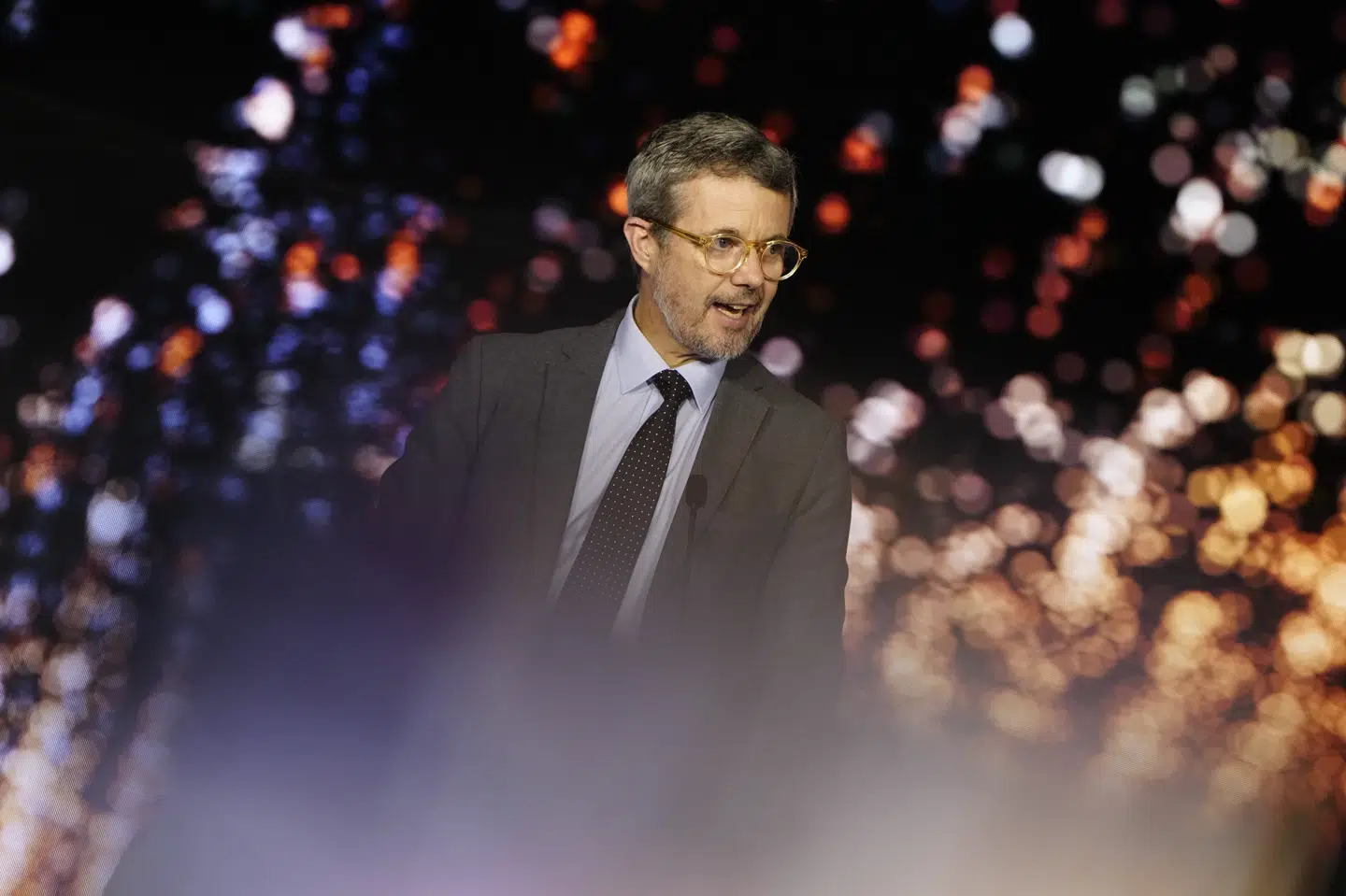 Kong Frederik indtager talerstolen ved indvielsen af den danske supercomputer Gefion onsdag morgen.