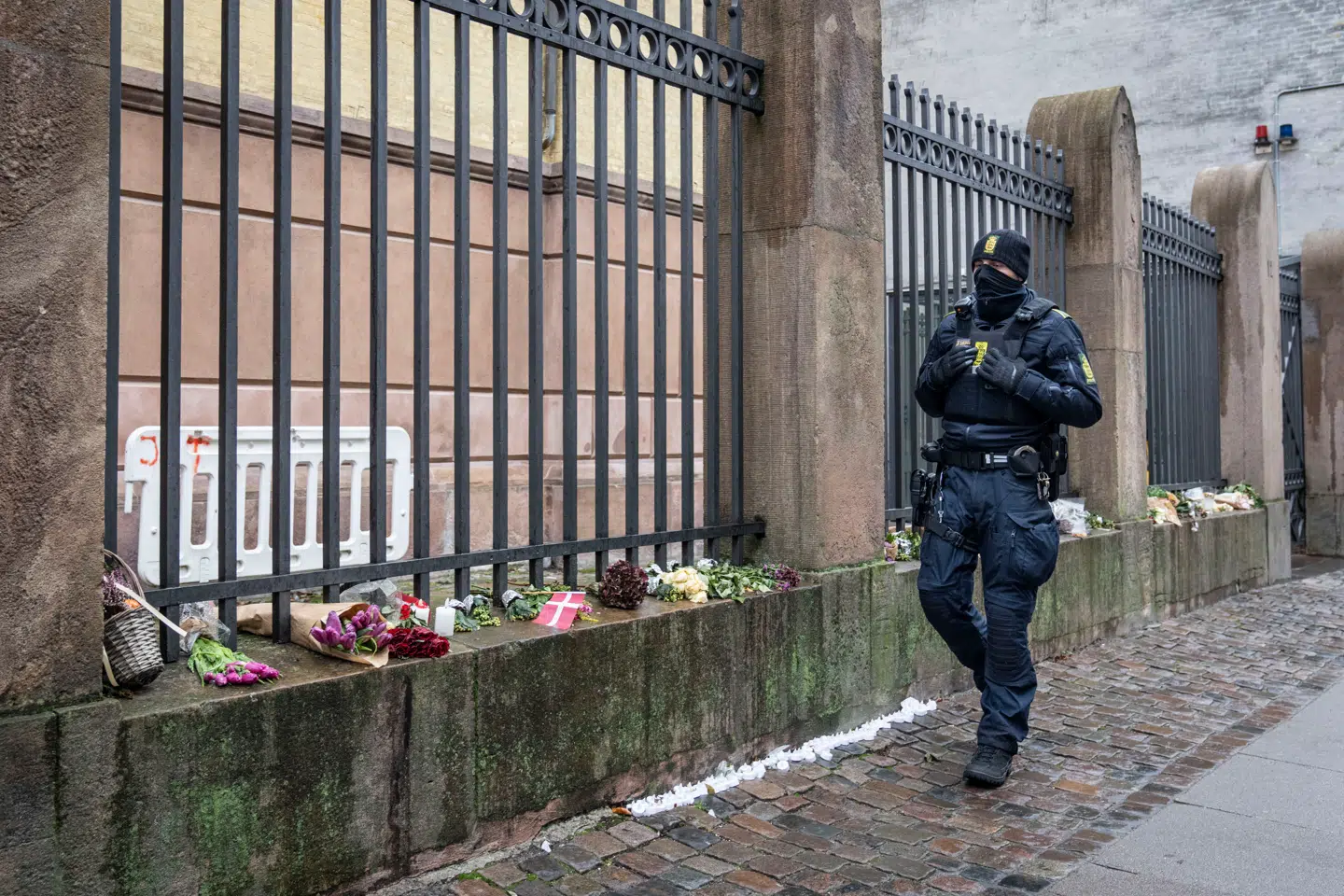 Politiet bevogter Københavns Synagoge i Krystalgade efter 7. oktober sidste år. Antisemitismen vokser.