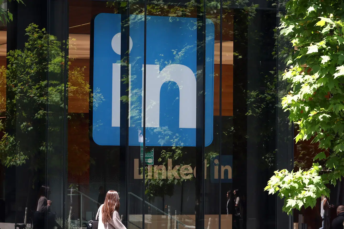 Det erhvervsorienterede sociale medie LinkedIn har efter en ny afgørelse behandlet personoplysninger uden juridisk grundlag og brudt EU-lov om databeskyttelse.