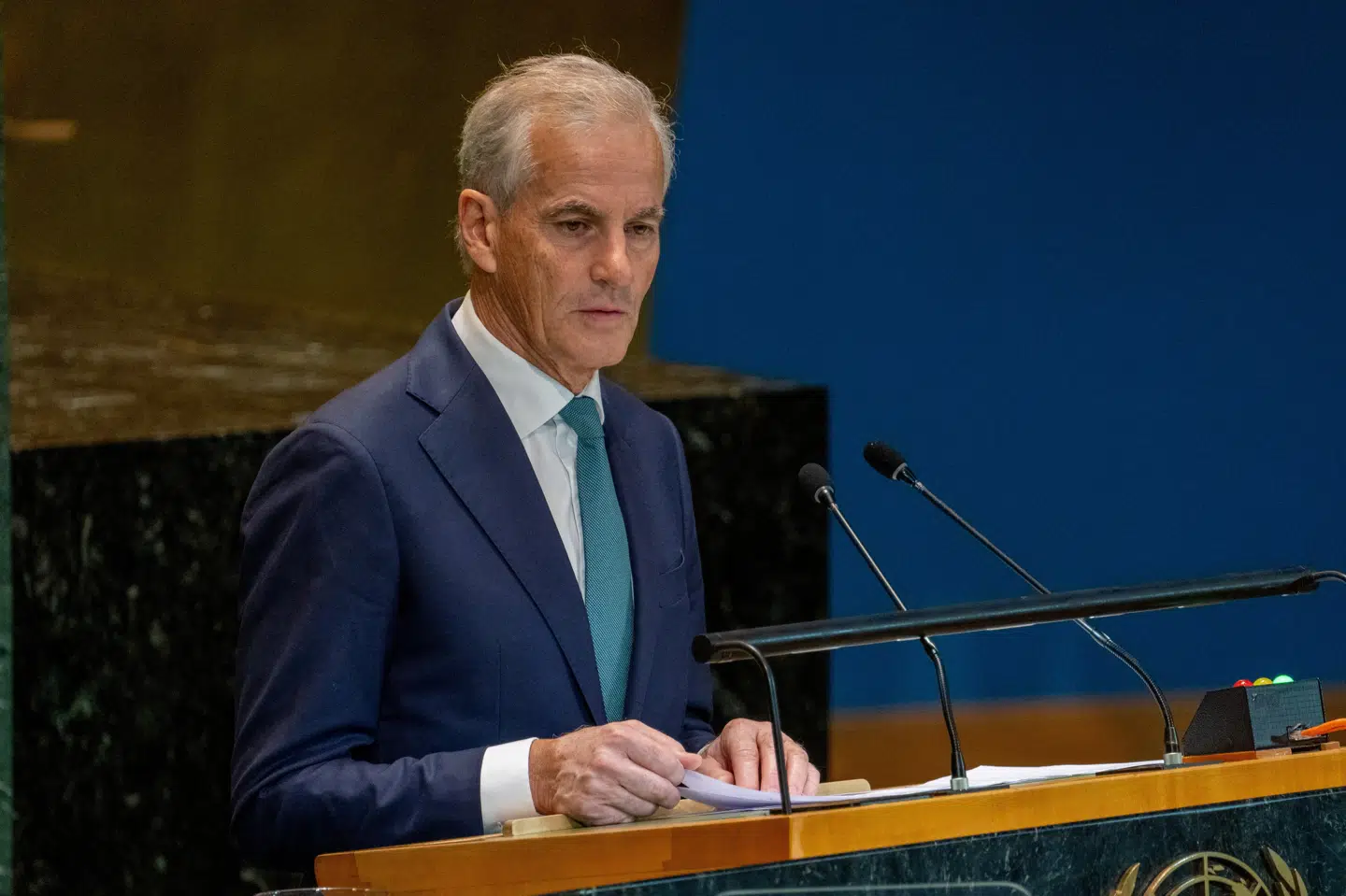 - Vi ved, at den her indsats bliver op ad bakke, for der er stærke kræfter på spil, men det er netop derfor, at ændringen er nødvendig, siger landets statsminister, Jonas Gahr Støre, til VG.