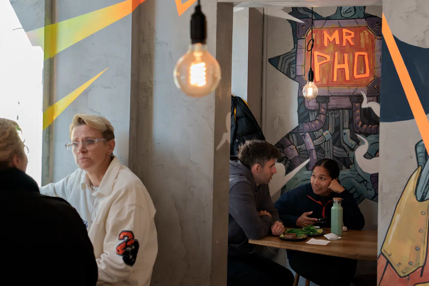 Selv på en kold eftermiddag i oktober var der godt med mennesker på Mr. Pho.