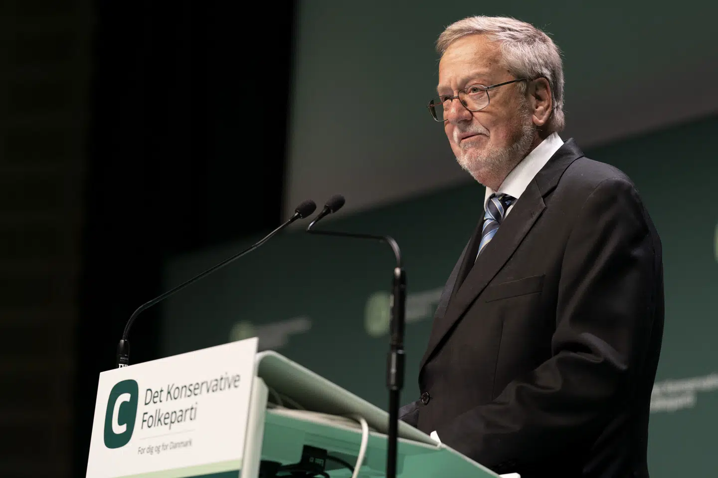 Per Stig Møller holdt tale ved De Konservatives landsråd i 2021. Den tidligere mangeårige udenrigsminister har nu sagt ja til alligevel at medvirke i ny Afghanistan-udredning. (Arkivfoto).