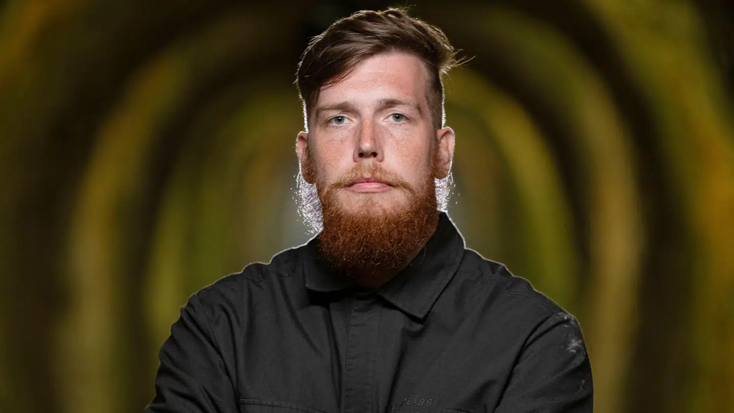 Kaare vækker opsigt i første afsnit ved hurtigt erklære at han er ligeglad med pengepræmien – men at han blot går efter sejren.