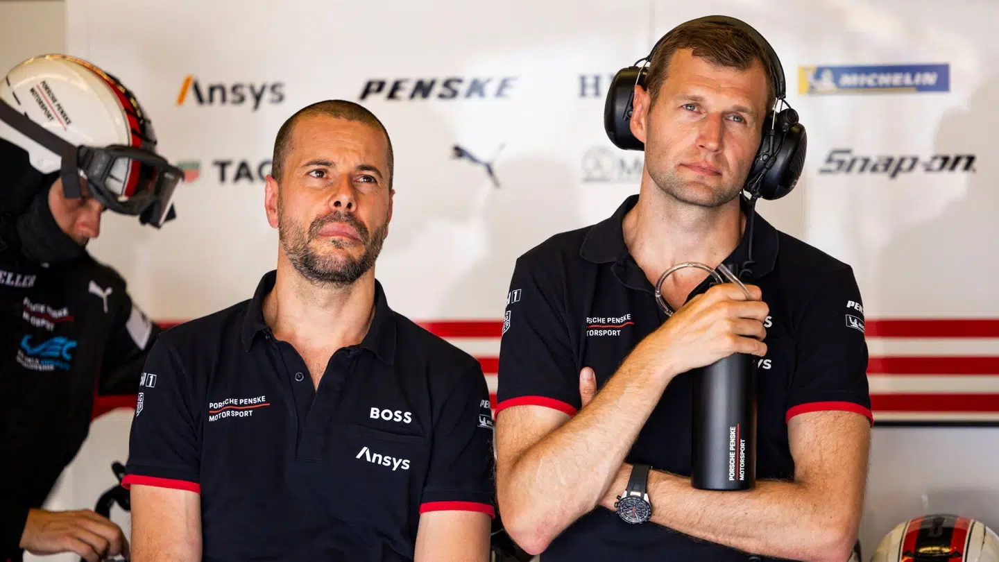 Mens danskeren (til højre) fortsætter hos Porsche, forlader holdkammeraten Frédéric Makowiecki (til venstre) den tyske gigant.