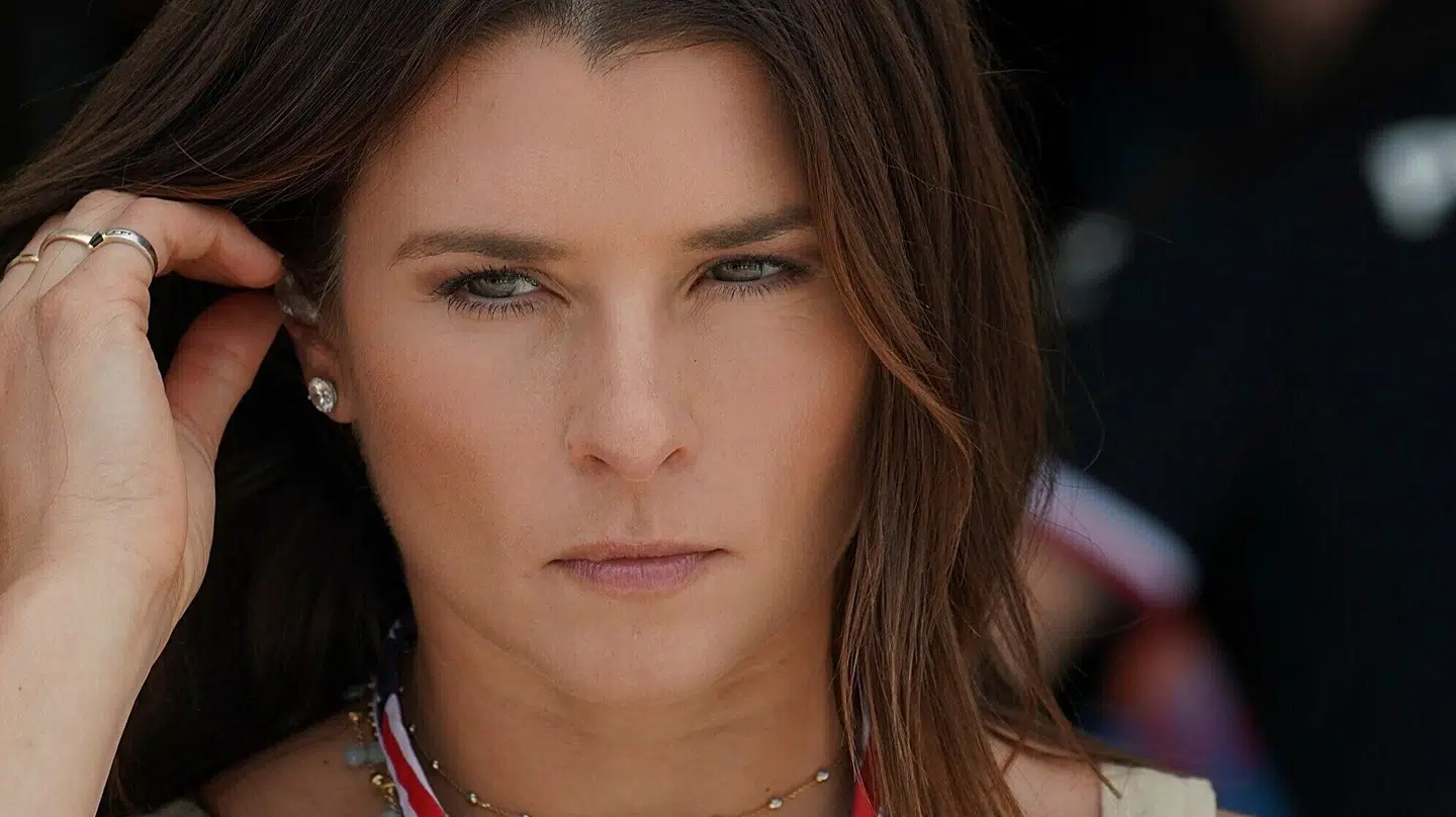 Danica Patrick blander sig i valgkampen.