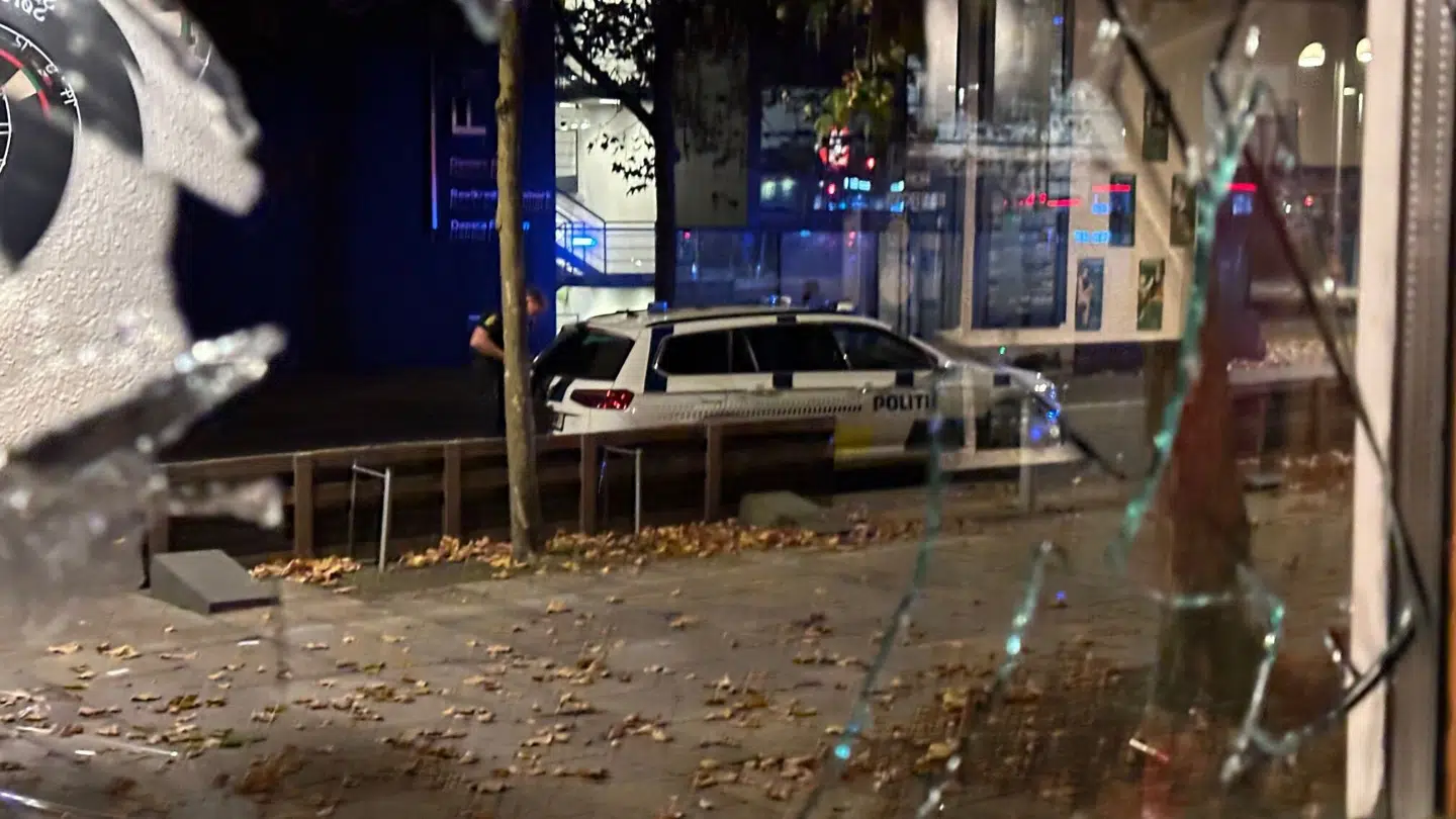 Lørdag aften brød et voldsomt slagsmål ud i Glostrup