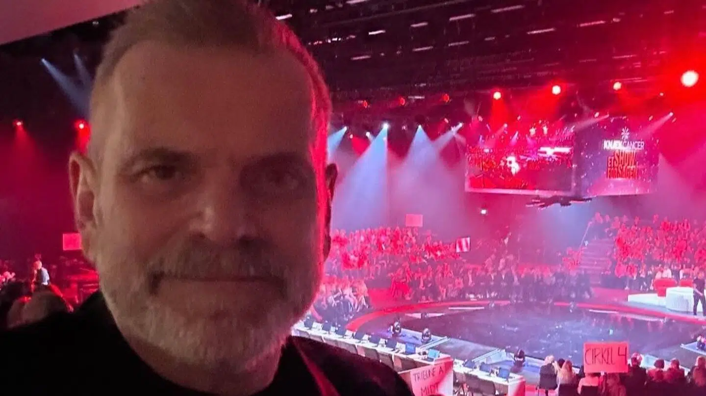 Journalist og TV-været Hans Pilgaard sad i callcentret til årets Knæk Cancer. Her modtog han en historisk donation, der rørte den 61-årige dybt.