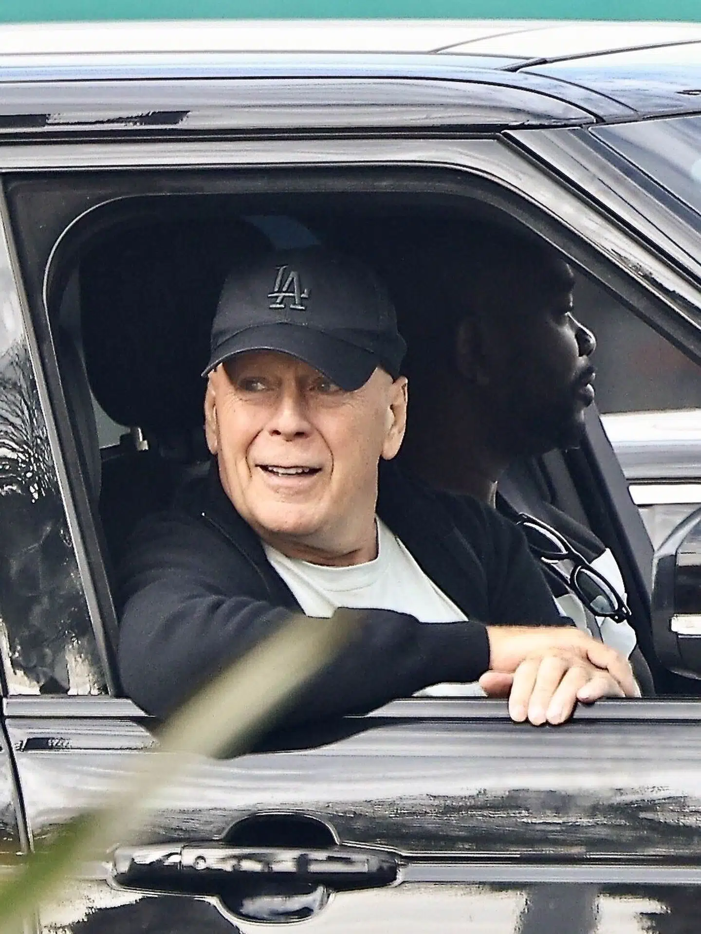 Bruce Willis blev spottet i den nordlige del af Los Angeles med sin bodyguard.