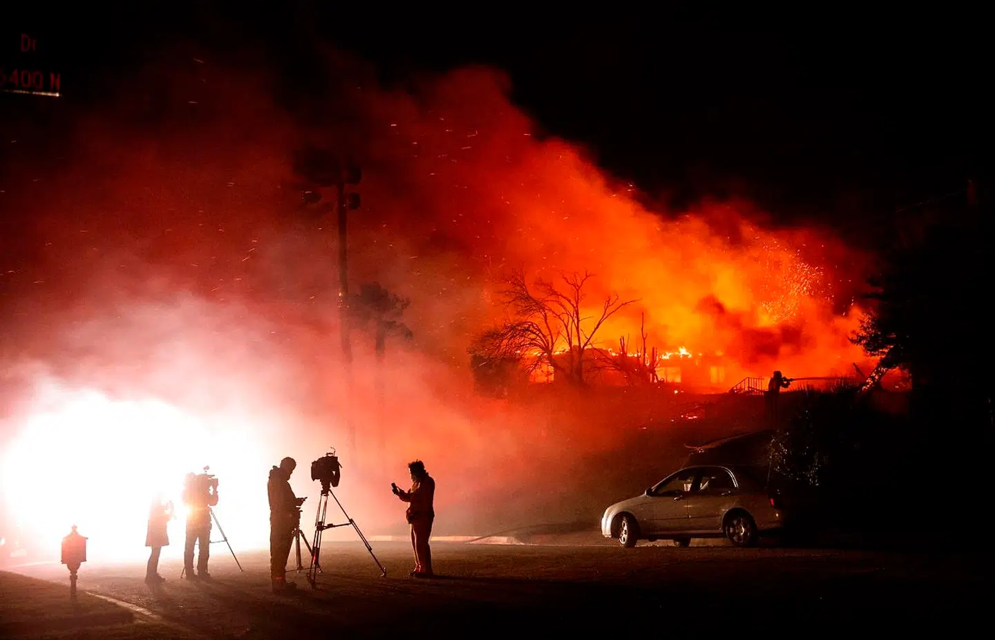 Medierne reporterer flittigt fra de mange brande i Californien.