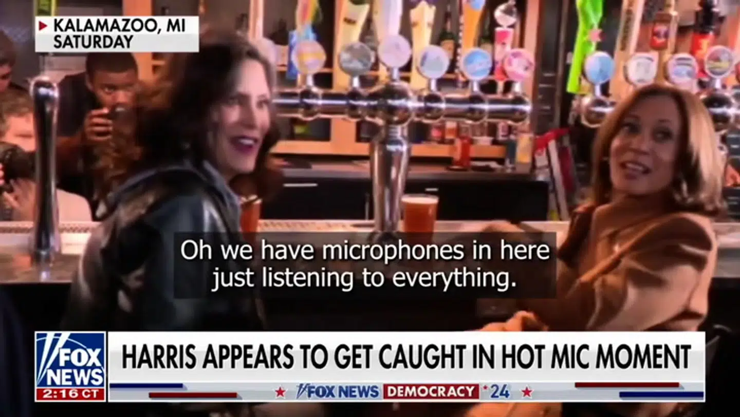 Kamala Harris talte om sine udfordringer, da hun opdagede mikrofonerne.