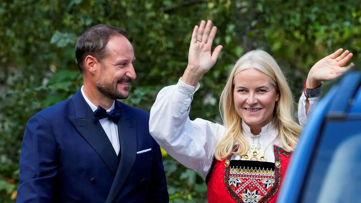 Det norske kronprinspars popularitet er i frit fald.