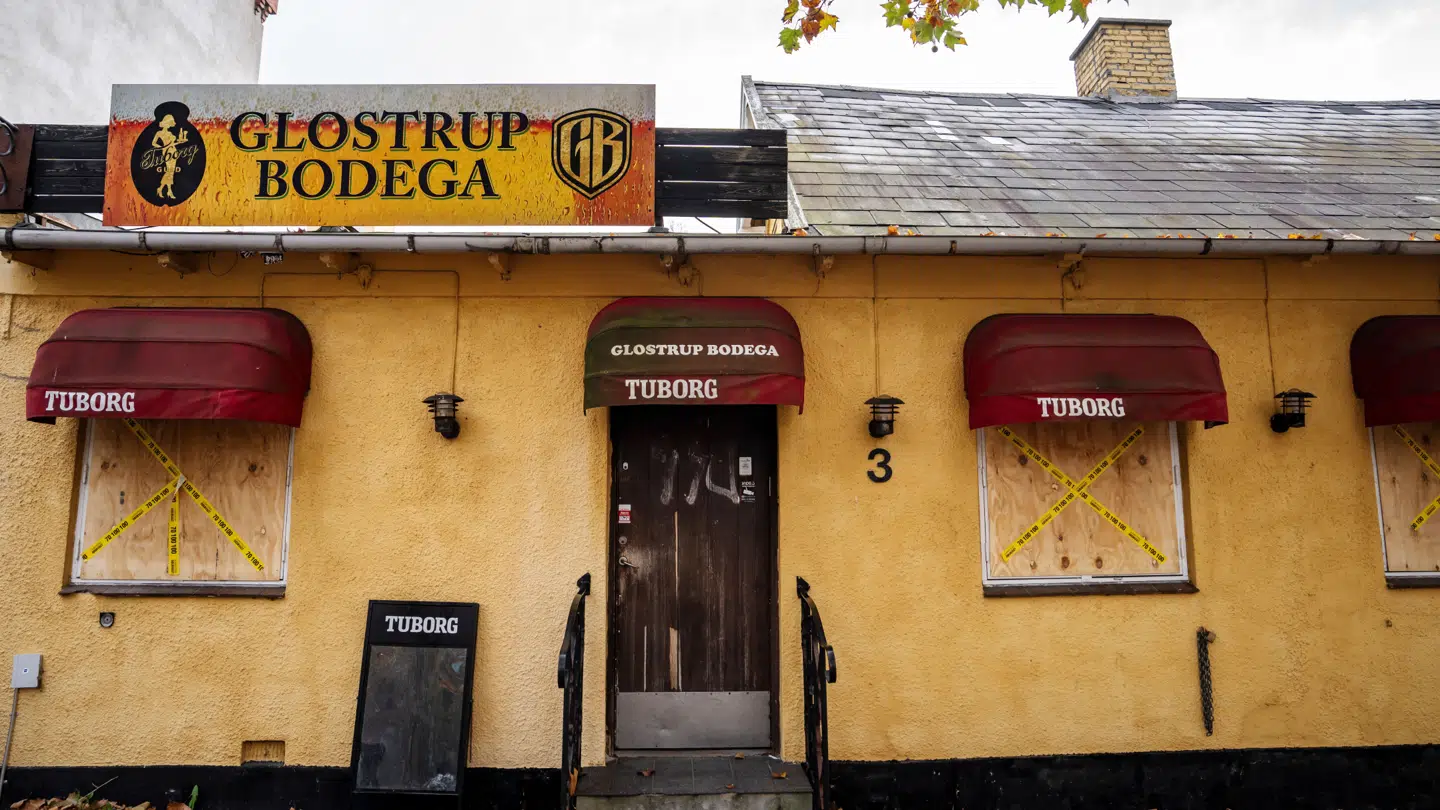 Glostrup Bodega blev lørdag raseret af fodboldfans fra FC København og Brøndby.