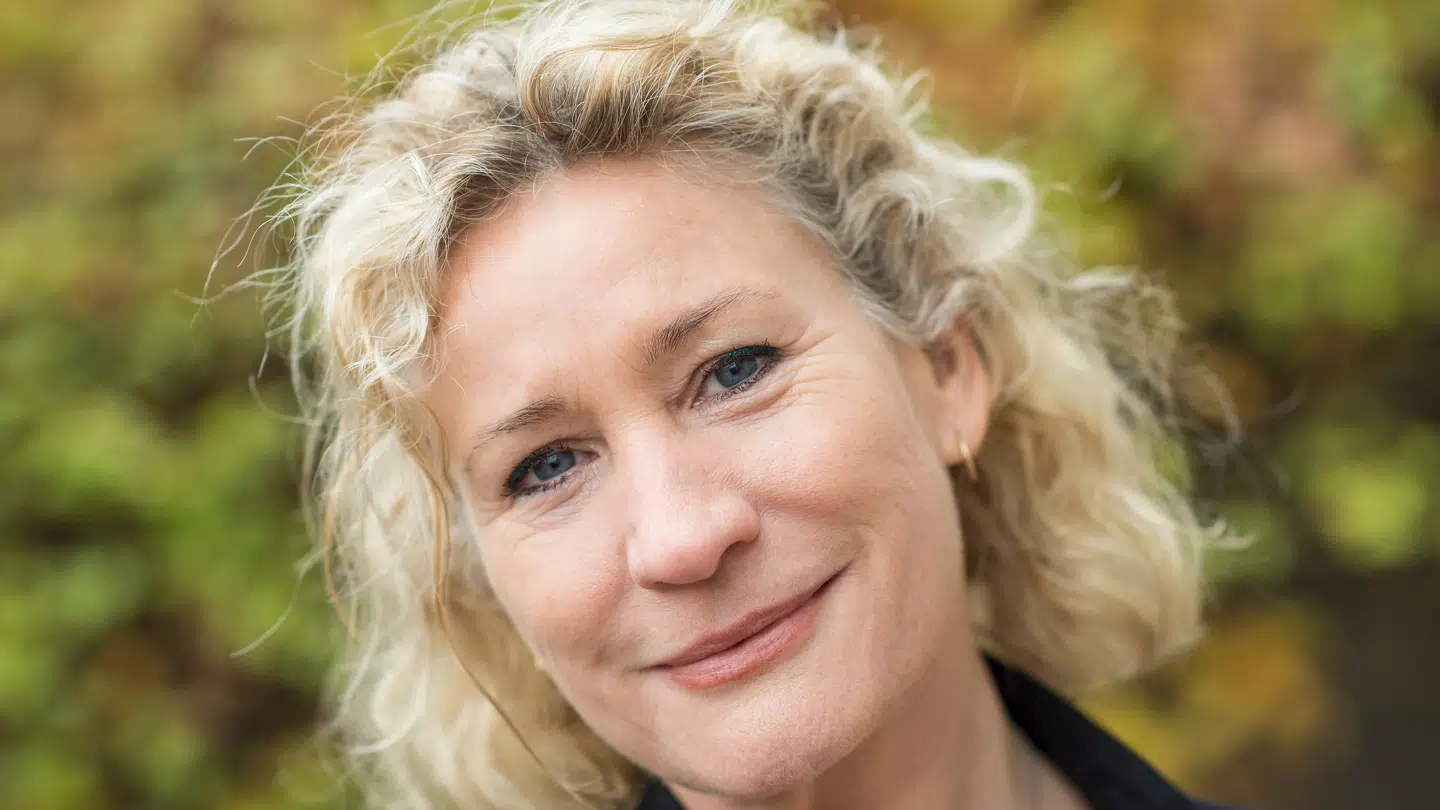 Birgitte Raaberg spillede over for Erik Clausen i 'Midt om natten.'