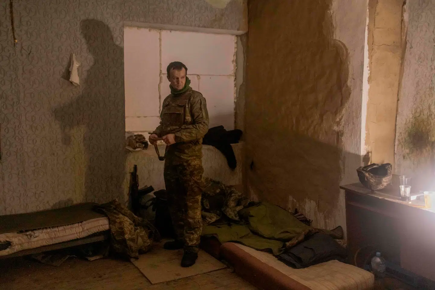 Ukrainsk soldat i den østukrainske by Kurakhove, som russerne presser på for at omringe. Foto: Roman Pilipey, Scanpix.