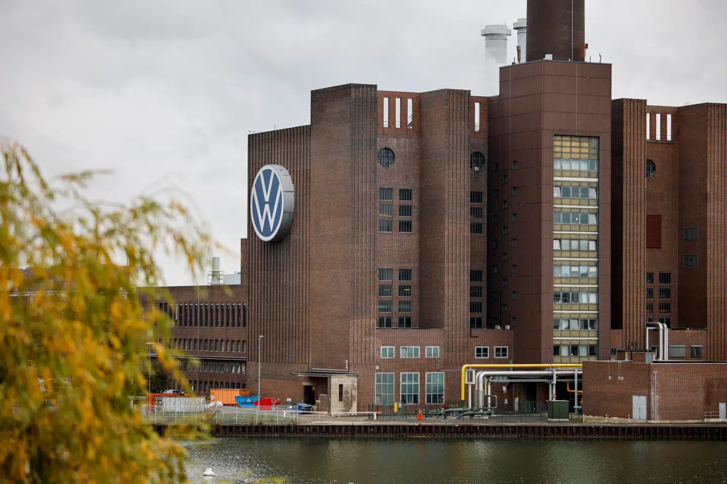 Volkswagens meddelte mandag, at virksomheden har planer om at lukke tre fabrikker i Tyskland. (Arkivfoto)