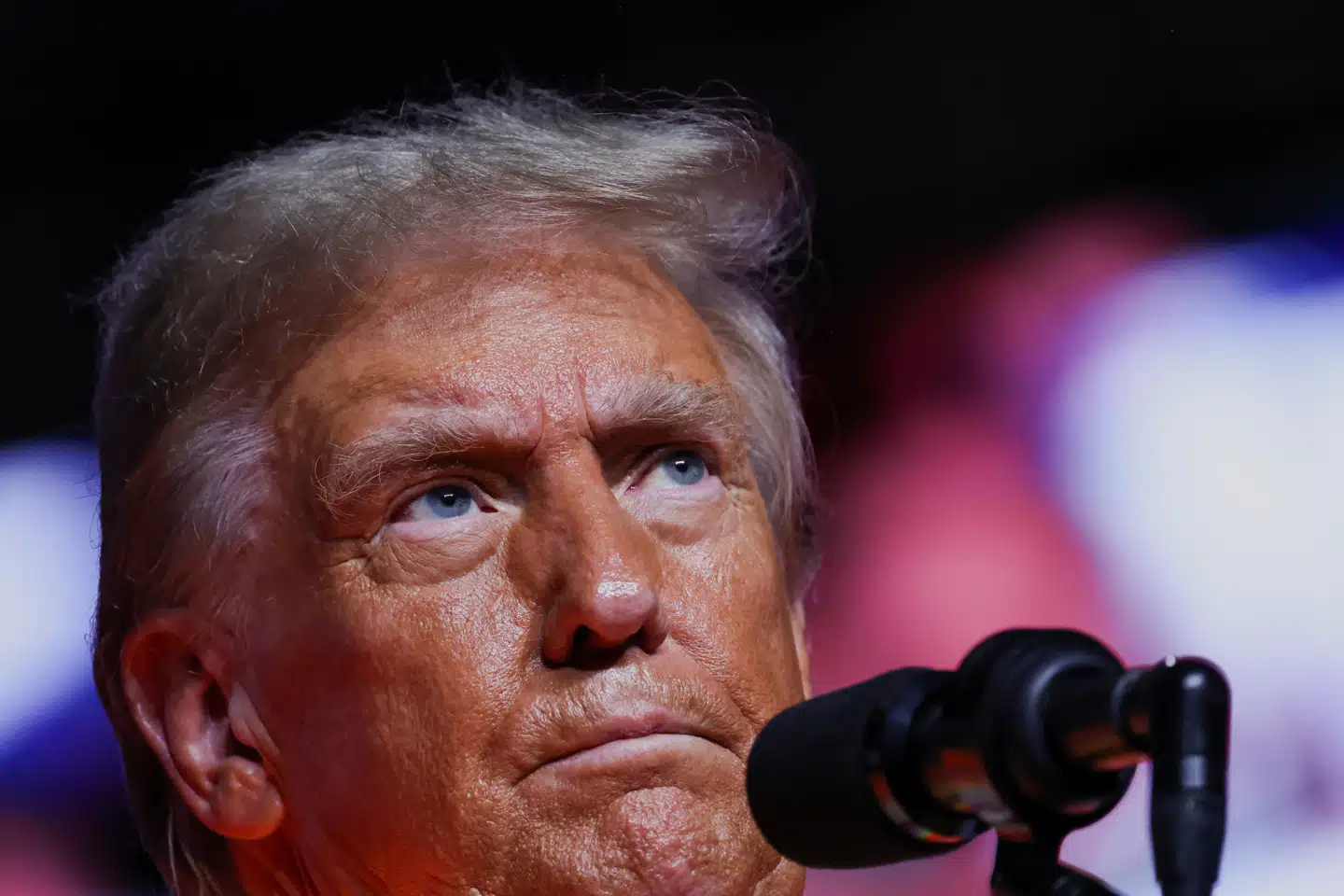 Flere eksperter har advaret mod at købe Trump-aktier.