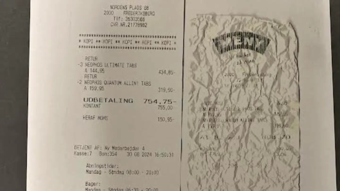 Til højre ses den falske bon for de fem poser med opvasketabs fra Neophos, mens der til venstre er et udskrift af de penge, der er betalt til tyven, fordi medarbejderen troede, at kvitteringen var ægte.