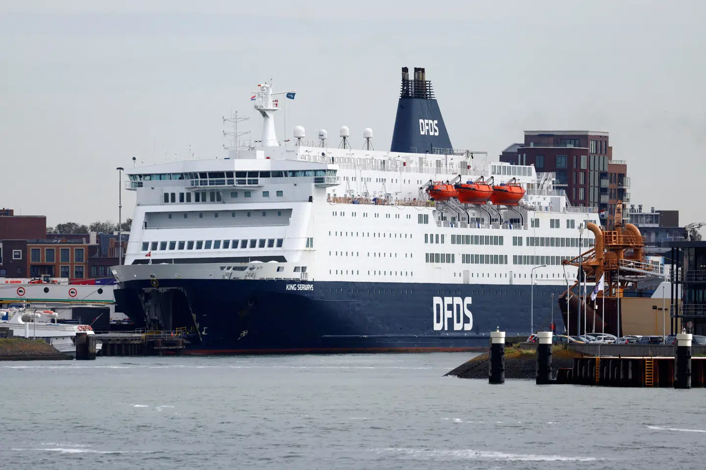 DFDS driver færgedrift i det meste af Europa. Her ses en færge ved IJmuiden i Holland. (Arkivfoto).