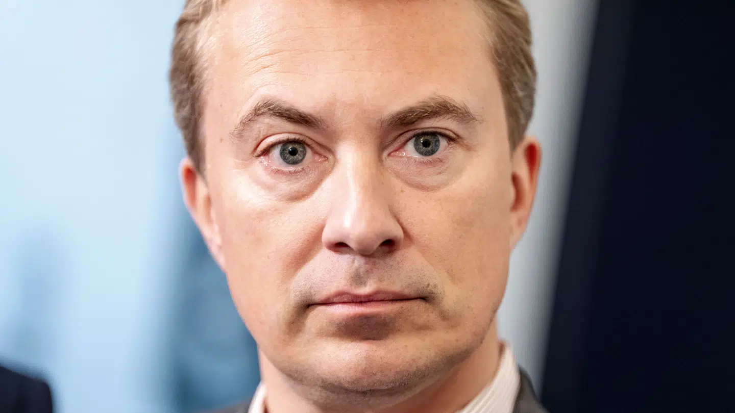 Morten Messerschmidt (DF) tager formentlig kritikken, vurderer Henrik Qvortrup, med ophøjet ro: 'for hvilken dansk politiker ville sig nej, hvis lejligheden bød sig for en snak med USAs kommende præsident?'