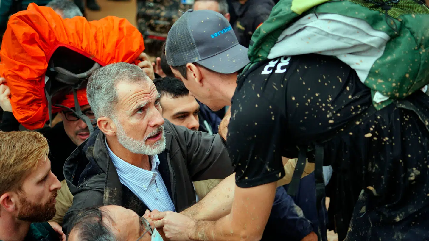 Selv om mange var vrede, var der også mange, der ville tale med den spanske kong Felipe eller give ham et kram.