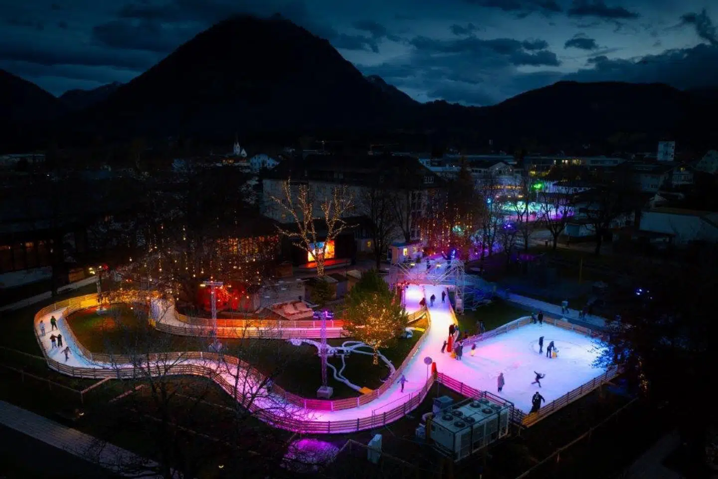 Christiania får – senest første søndag i advent, den 1. december – sin egen skøjtebane, »Pusher Street on Ice«.