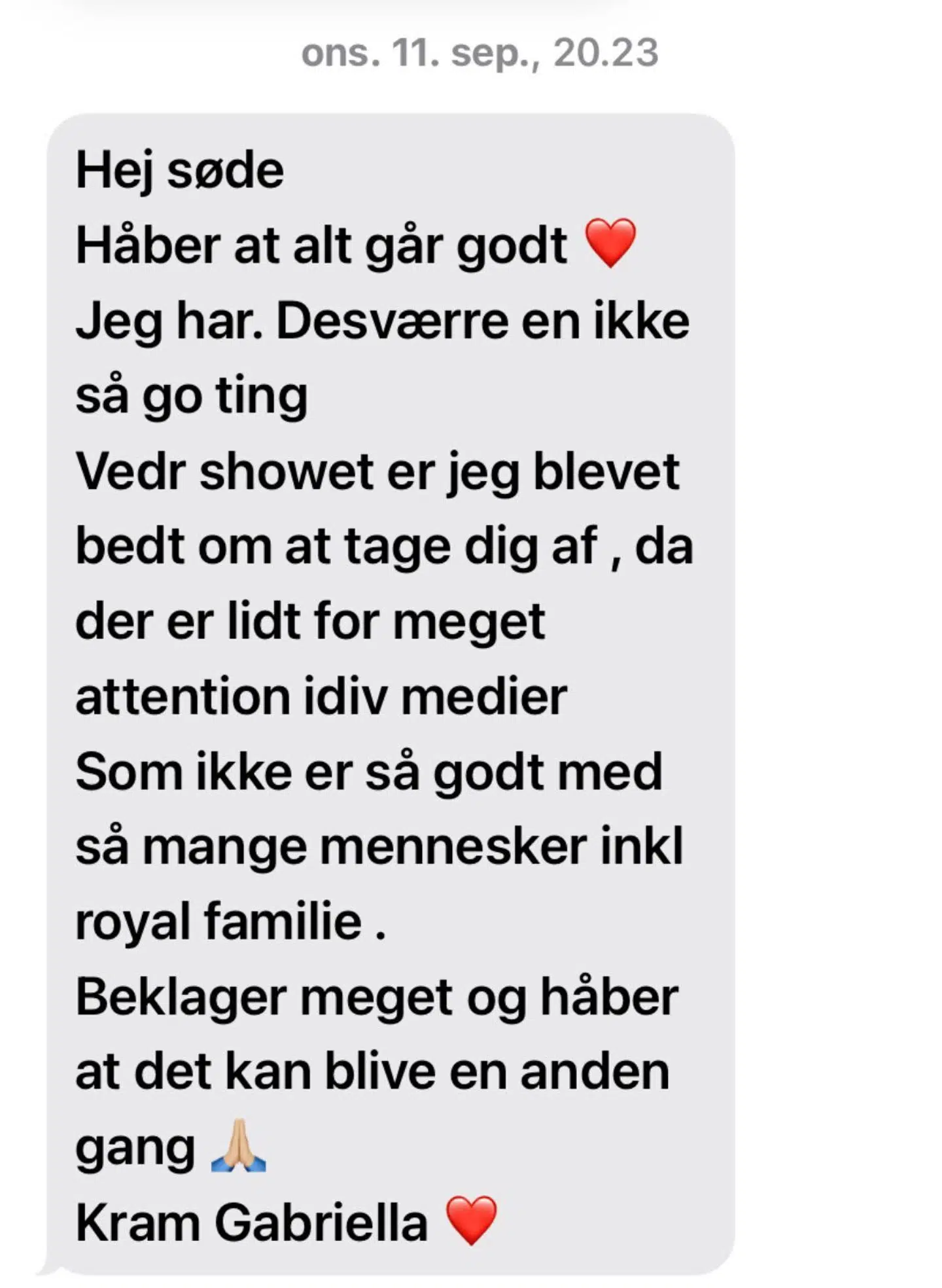 En af flere sms'er som Pari Khadem modtog fra den hovedansvarlige makeupartist på Laugenes Opvisning, Gabriella TIpsa Bruun.