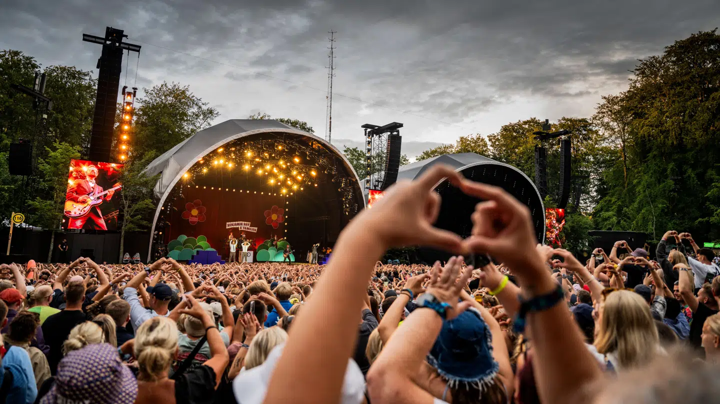 Smukfest i Skanderborg. Koncert med Benjamin Hav & Familien på Bøgescenen. Onsdag den 7. august 2024.