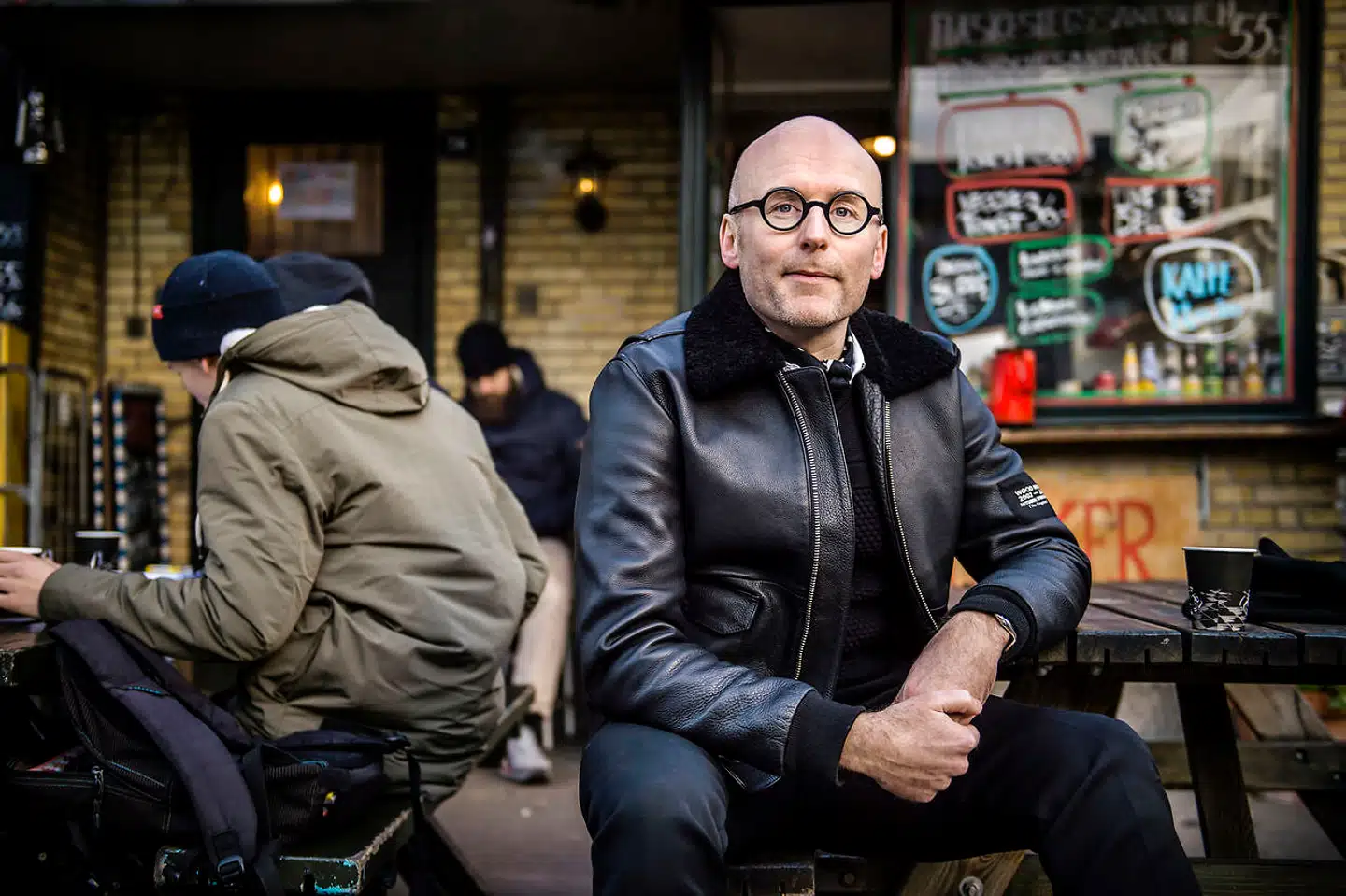 »Det skandaløse er en del af modens væsen. Moden handler om at overskride grænser, om at udfordre og gøre alt det, man ikke må. Det er det, der gør moden sjov. Men den balance er svær at finde lige nu,« siger modeeksperten Chris Pedersen.