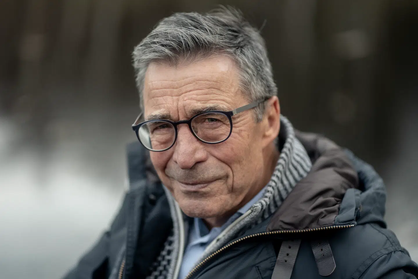 »At Anders Fogh Rasmussen (billedet, red.) fortsætter med at undvige spørgsmål om Danmarks krige, er en hån mod de danske værdier om åbenhed og ansvarlighed,« skriver Jonas Fruensgaard.