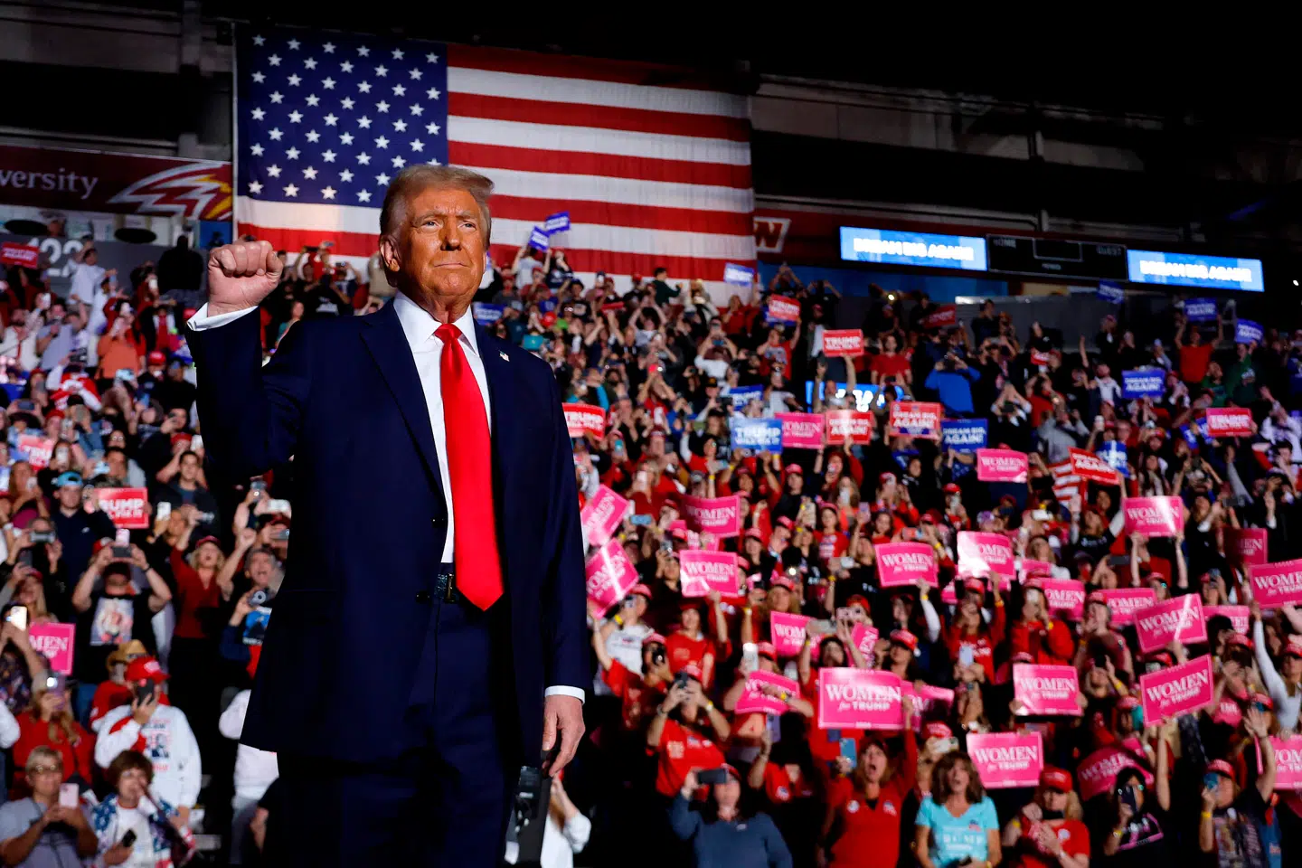 Donald Trump vandt delstaten Iowa med mere end 56 procent. Her ses han i Reading i Pennsylvania ved et vælgermøde 4. november.