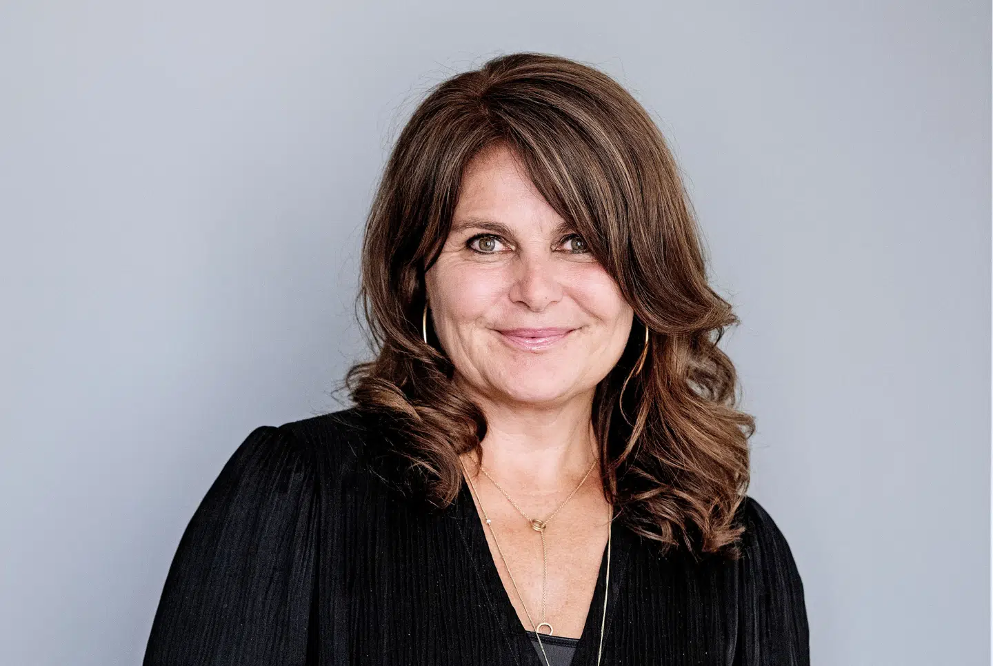 Det var en allergi overfor hundehår, der fik Sara Blædel til at investere i en doodle.