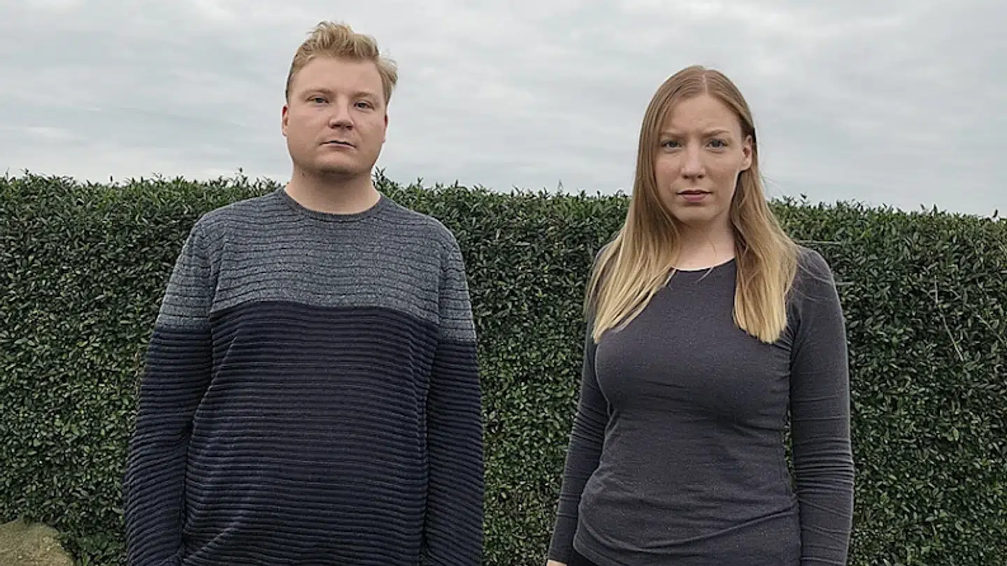 Både Mikkel Maj og hans søster, Mette Maj, fik et ubehageligt chok, da de ringede til deres demente mors bank tilbage i juli.