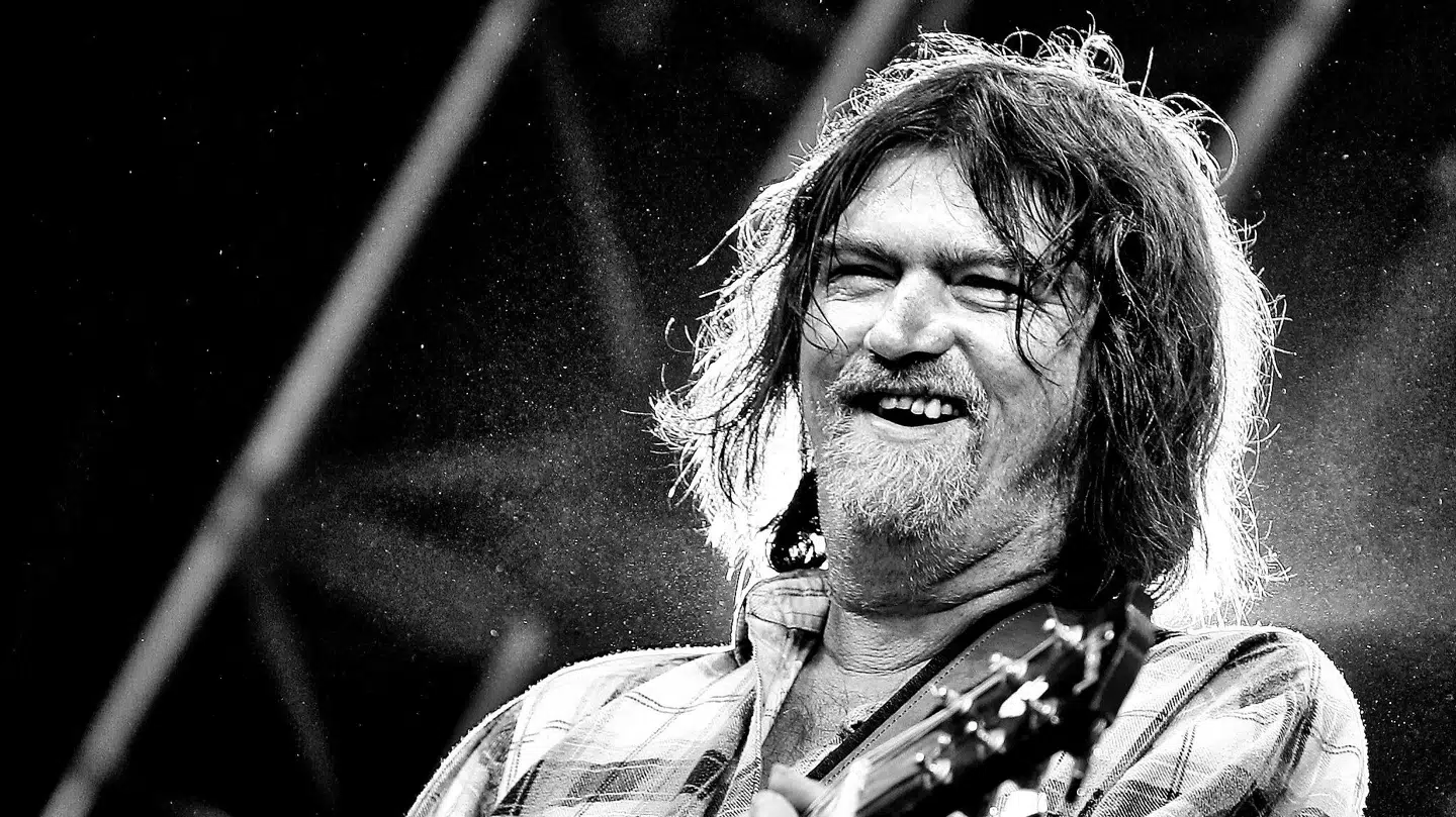 Johnny Madsen var bestemt ikke begejstret ved tanken om at deltage i Mikael Bertelsens tv-format - det fortæller hans mangeårige ven, der videregav ham tilbuddet.