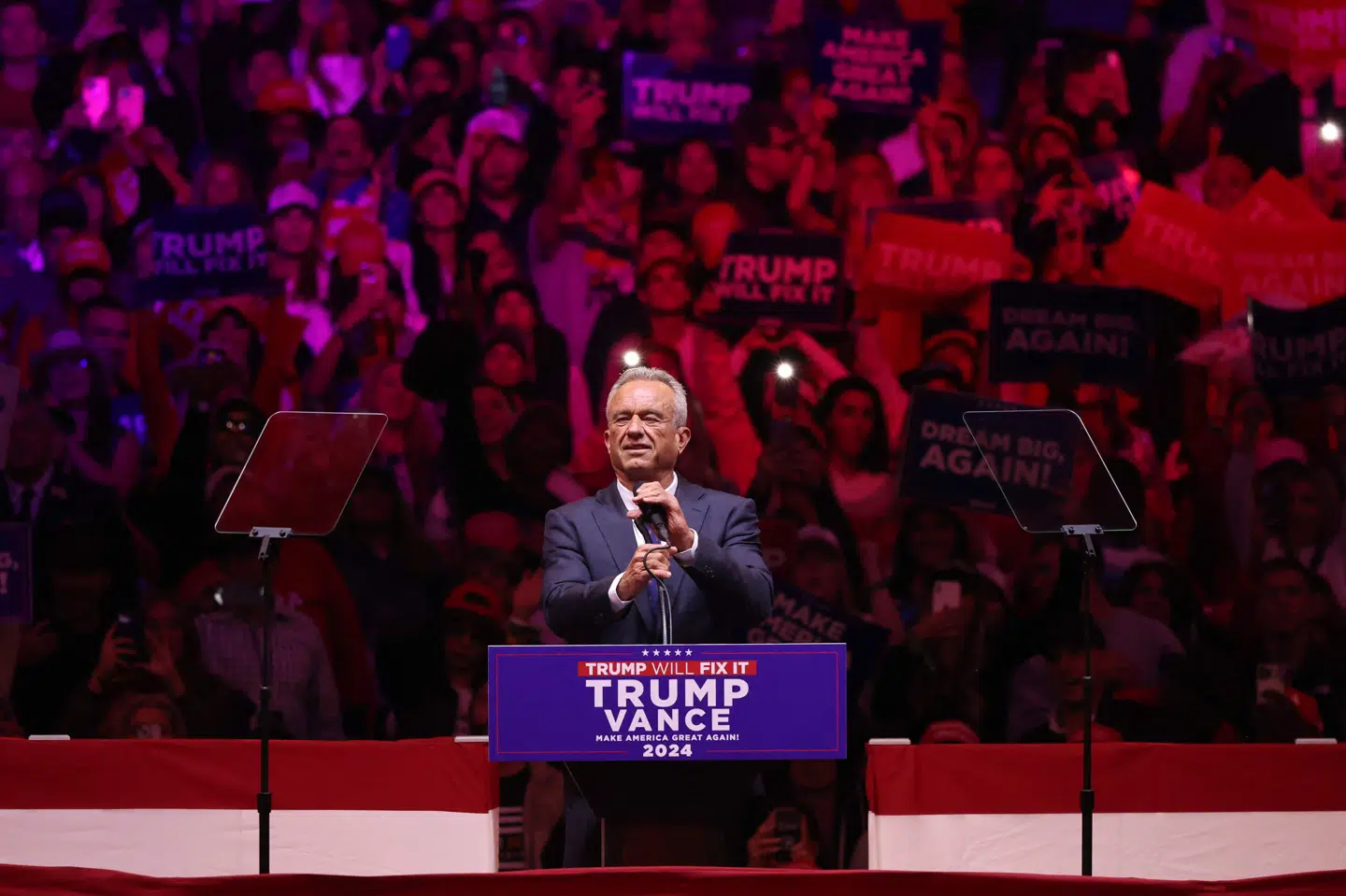 Robert Kennedy Jr. opgav sit eget kandidatur og bakkede i stedet op om Trump i præsidentvalgkampen. Det ventes Trump at belønne med at give Kennedy "en stor rolle" i den kommende regering. (Arkivfoto)