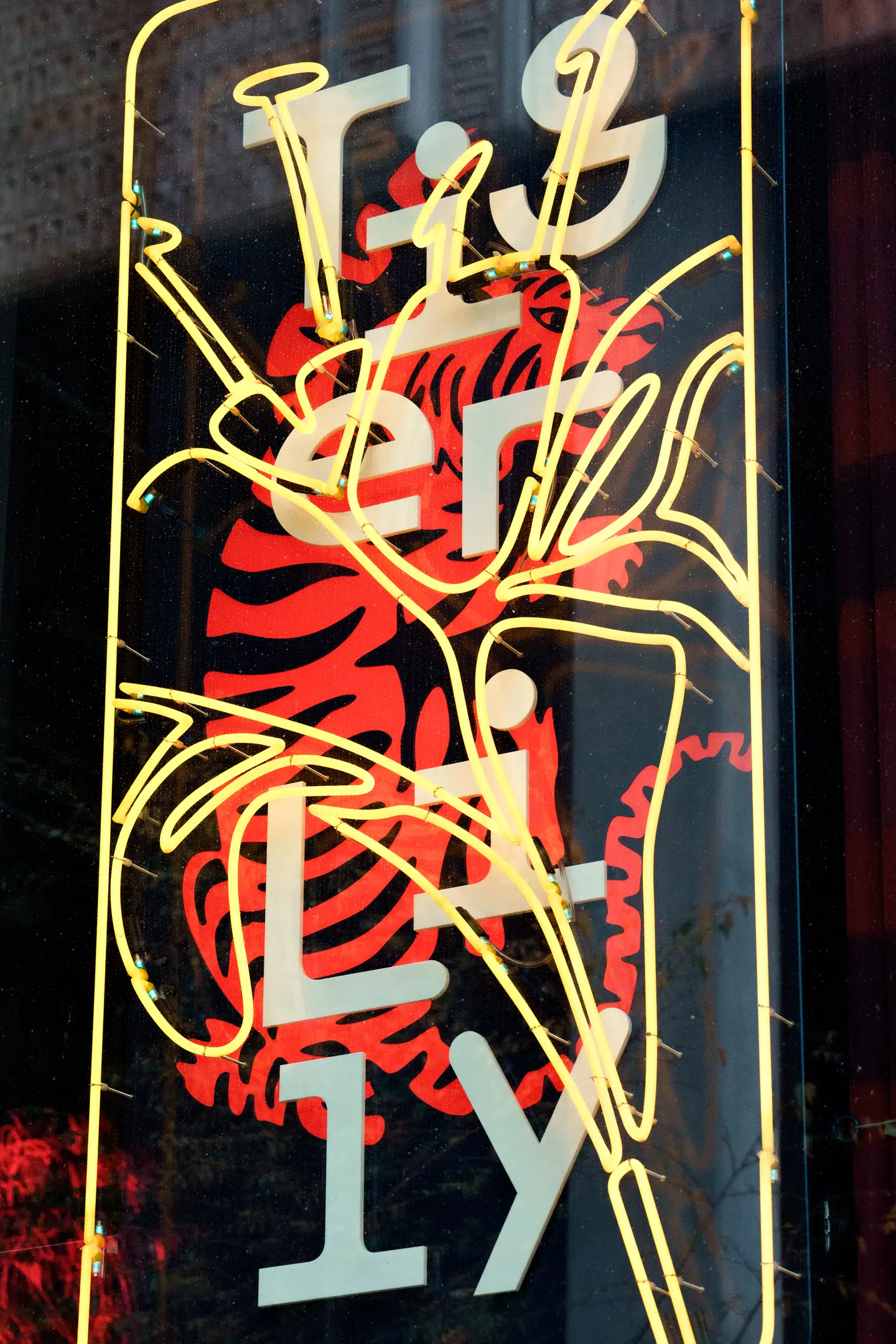 Tiger Lily ligger i stuen til hotellet 25 hours, men der er (heldigvis) ikke meget typisk hotelrestaurant over Tiger Lily.