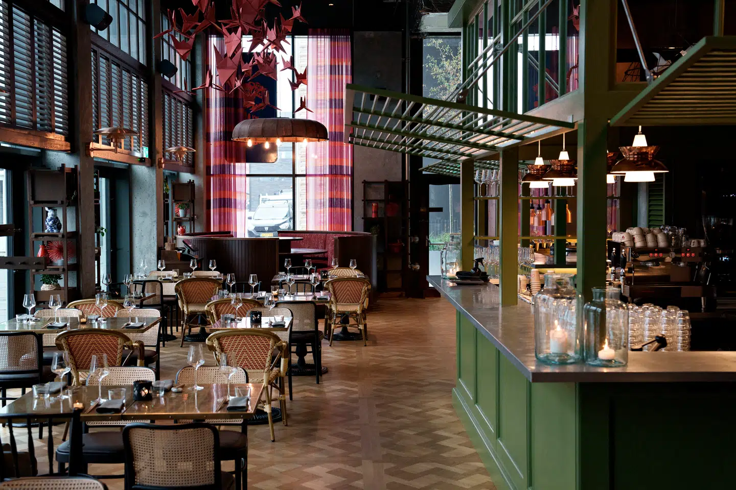 Tiger Lily har et kosmopolitisk udtryk, som man vil kunne finde i mange andre storbyer.