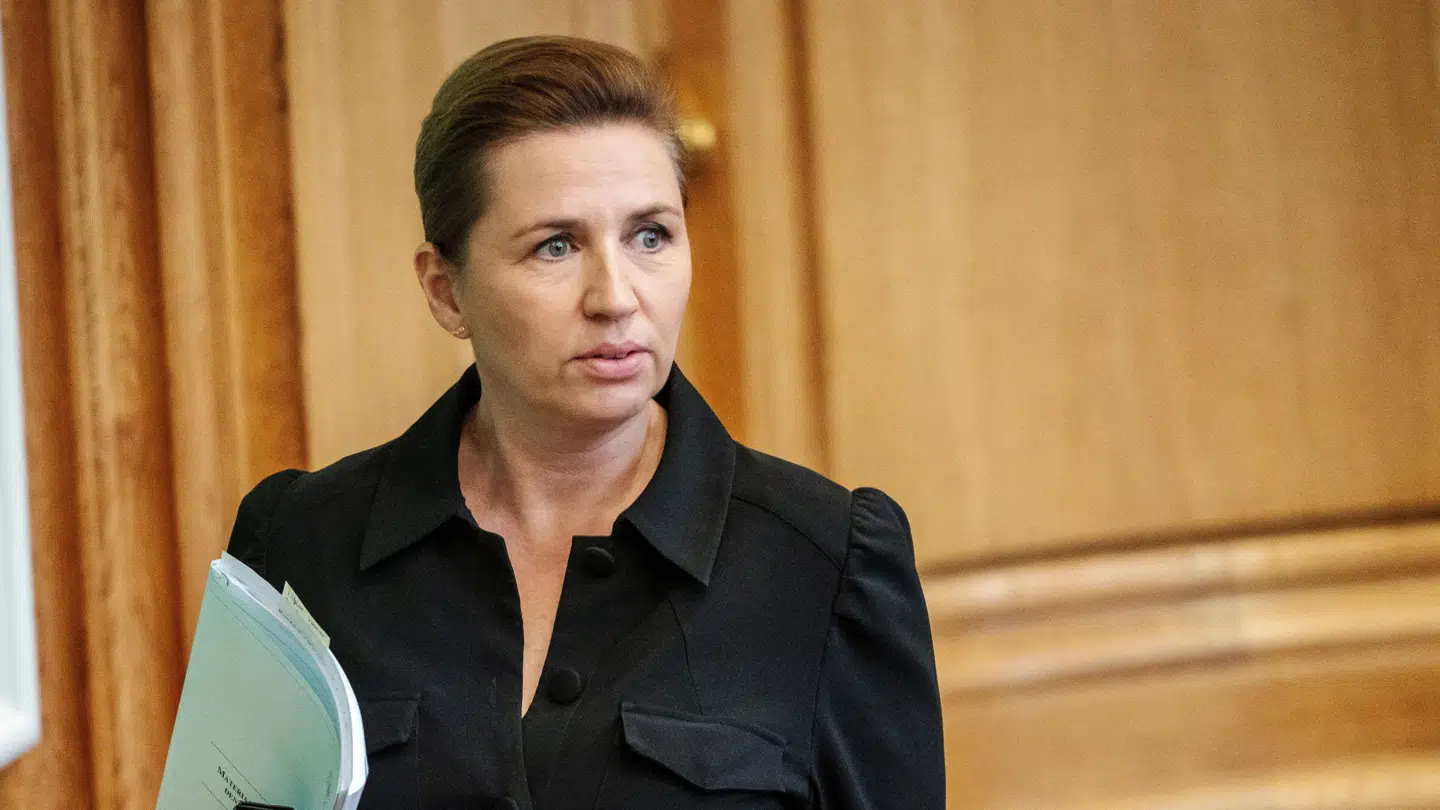 Statsminister Mette Frederiksen anklagede Konservative for at være på vej væk fra finanslovsforhandlinger. Men det var partiet ikke, forklarer ordfører. Dagen efter smed regeringen dem ud.