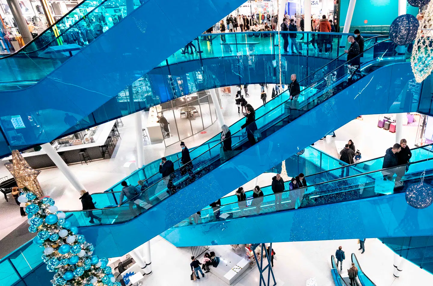 Svenskerne får igen i år ekstra travlt med at købe ind i december, hvor der er udsigt til ny rekord.