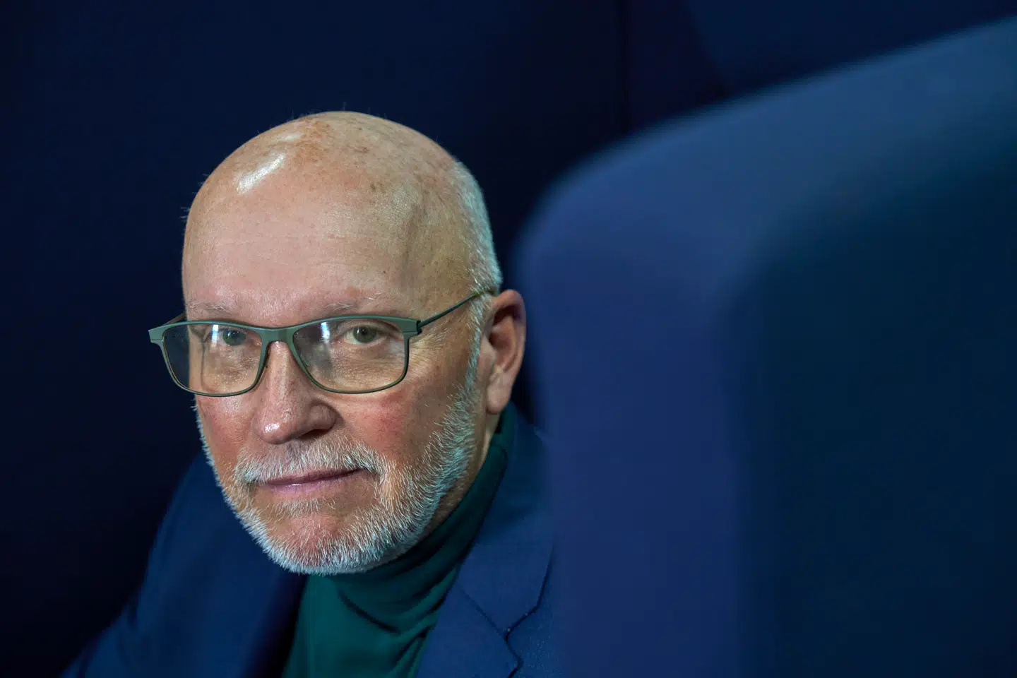 Henrik Schrøder blev som 56-årig fyret, men kom i job igen og arbejder i dag som jobkonsulent i Jobcenter København, hvor han hjælper andre seniorer i job.