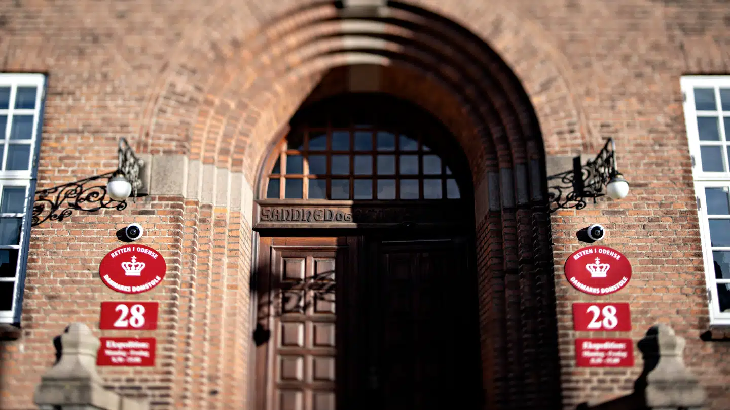 Nu skal landsretten tage stilling til en sag om en 28-årig kvinde fra Fyn i en sag om billigelse til terror.